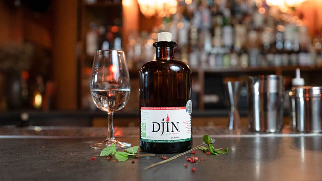 Djin Spirits pionnier des spiritueux sans alcool en France est né initialement de la volonté d'offrir une alternative naturelle et de qualité aux barmen du monde entier