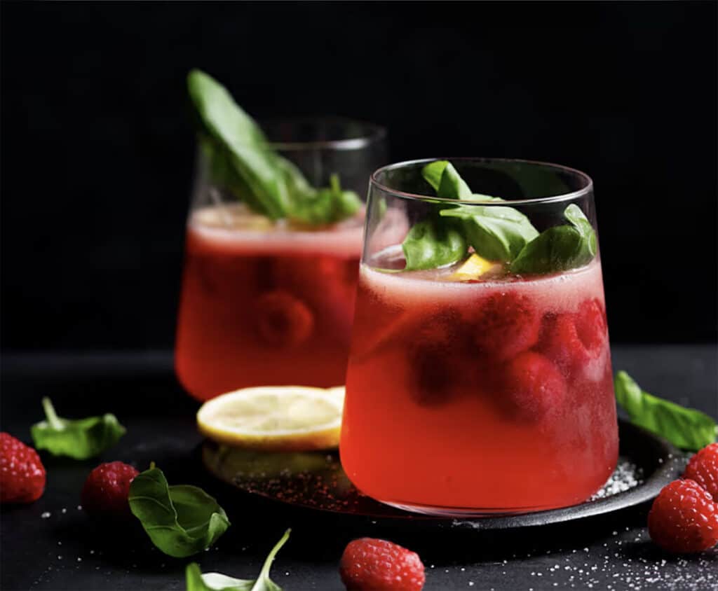 Mocktail spécial Saint- Valentin "Rouge Désir" à base de Djin Immunité sans alcool