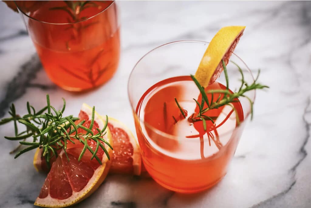 Mocktail spécial Saint- Valentin "Coucher d'or" à base d'amer sans alcool AmarOz