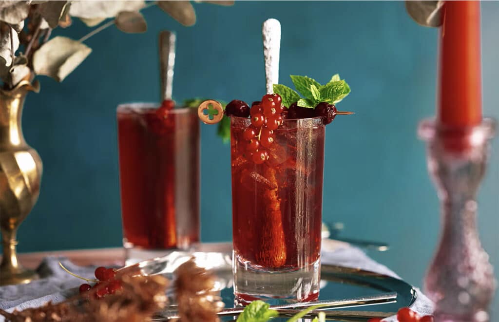 Mocktail spécial Saint- Valentin "Nuit d'amour" à base de liqueur de prunelles sauvages sans alcool Sloe Djin